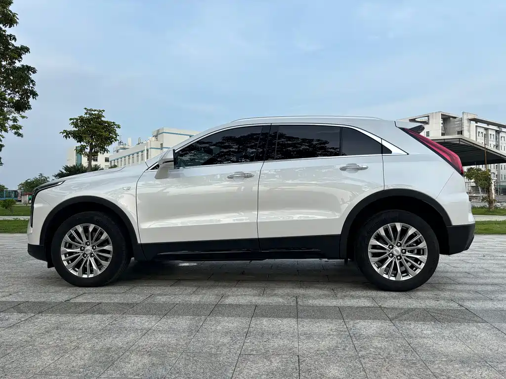 Cadillac XT4 2025 — фото 9