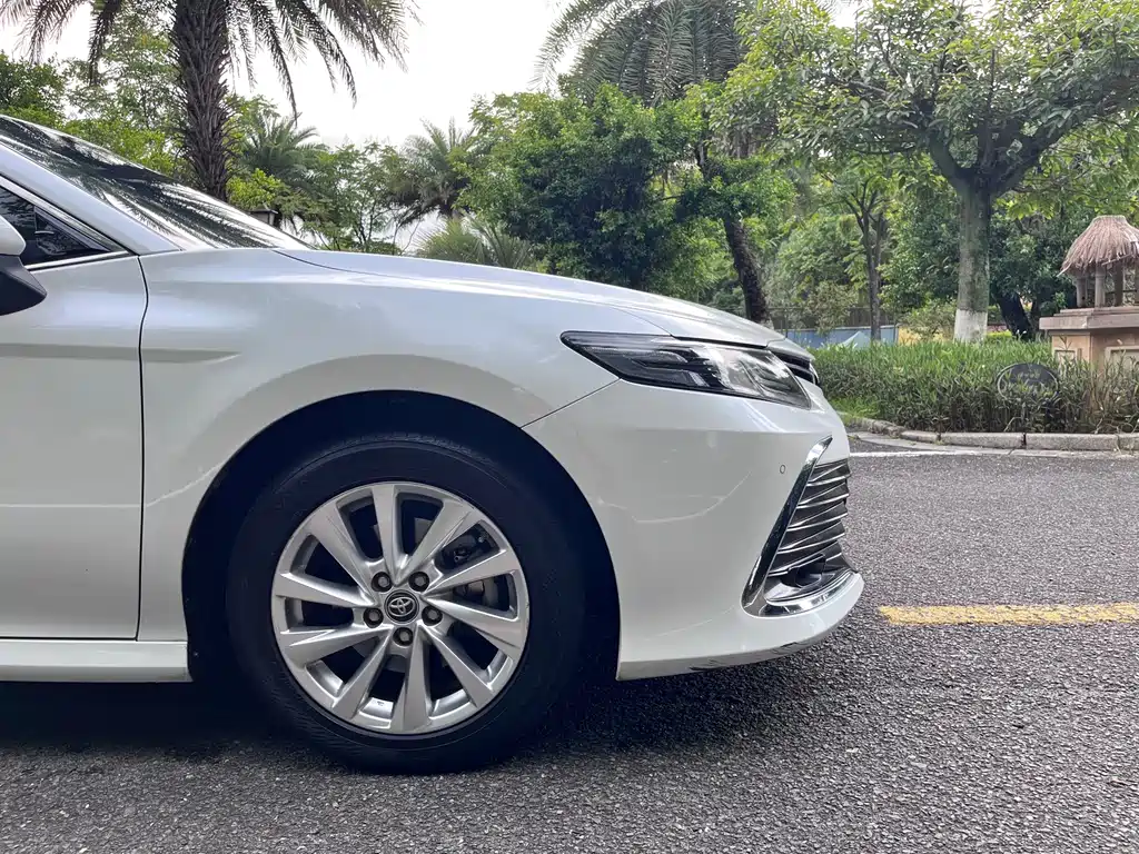 Toyota Camry 2023 — фото 15