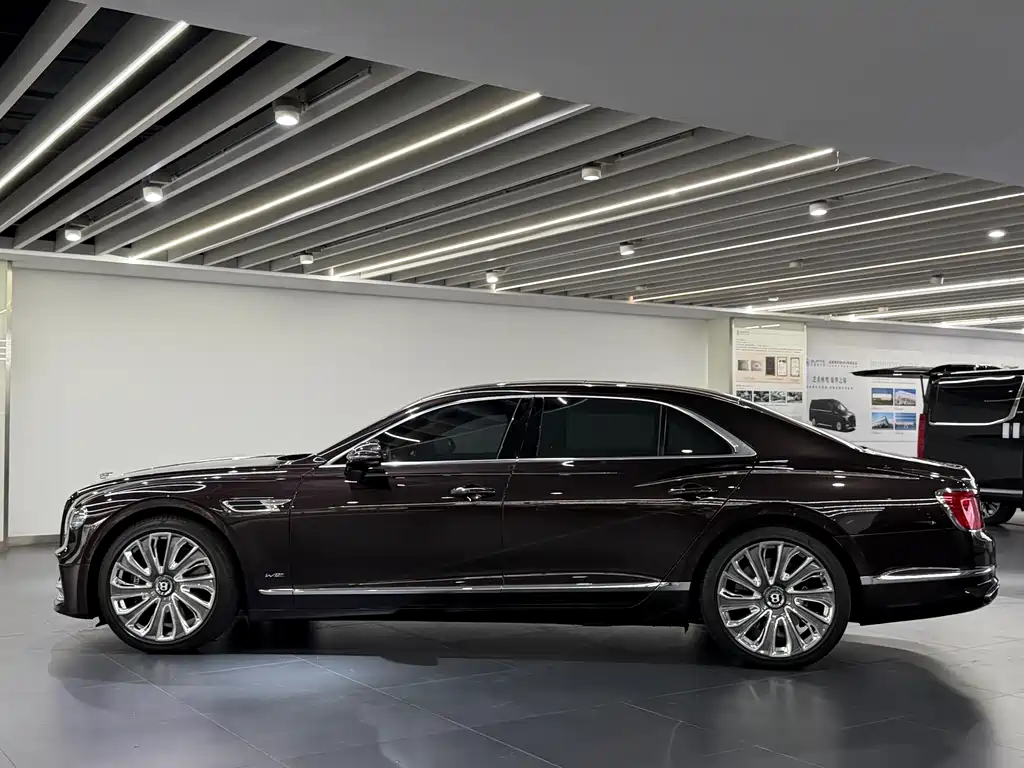 Bentley Flying Spur 2021 — фото 7