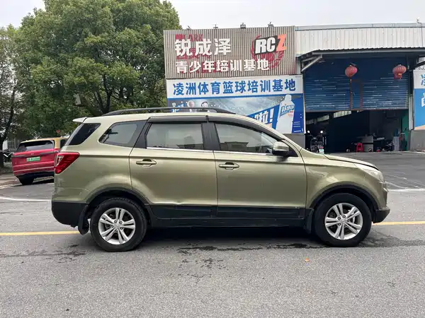 BAIC Huansu S3 2016