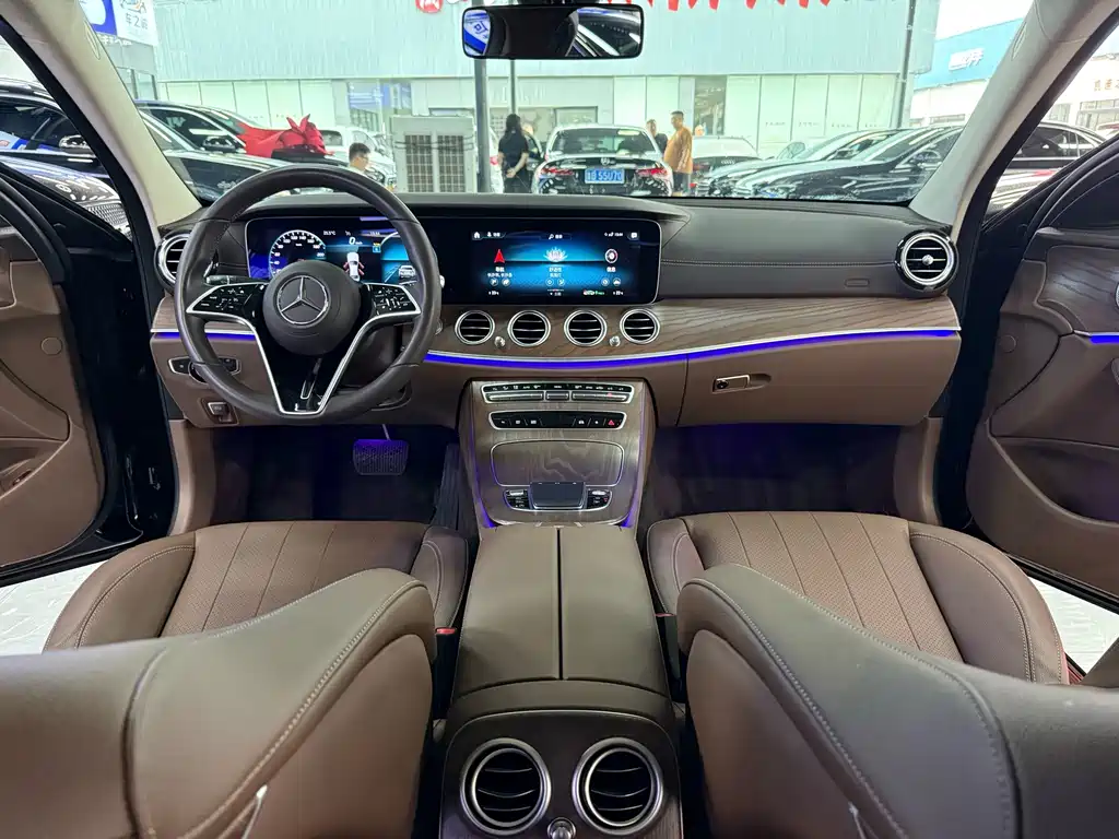 Mercedes-Benz E-Class 2023 — фото 9