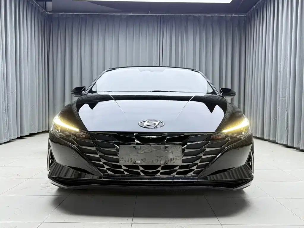 Hyundai Elantra 2022