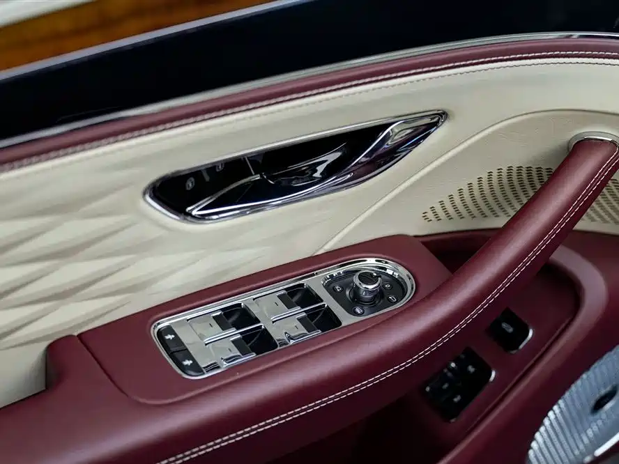 Bentley Flying Spur 2020 — фото 24