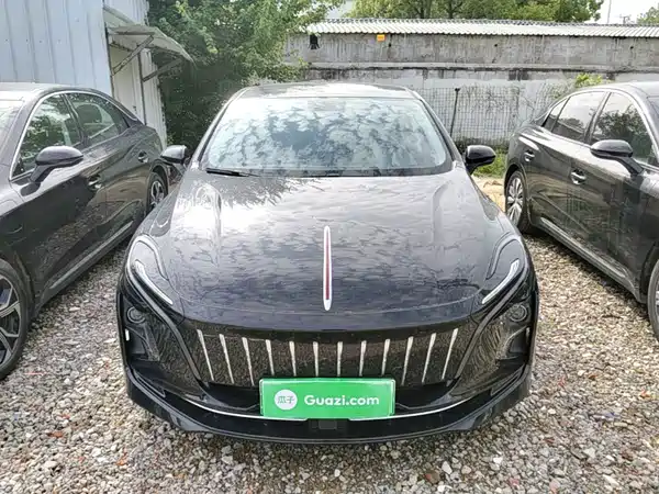 Hongqi E-QM5 2023