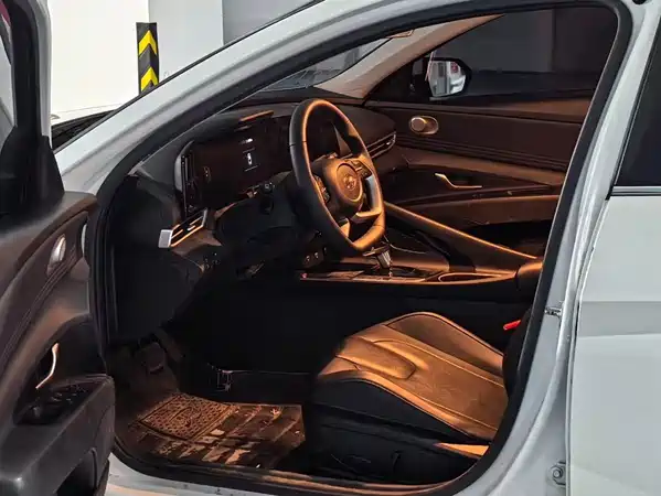 Hyundai Elantra 2022