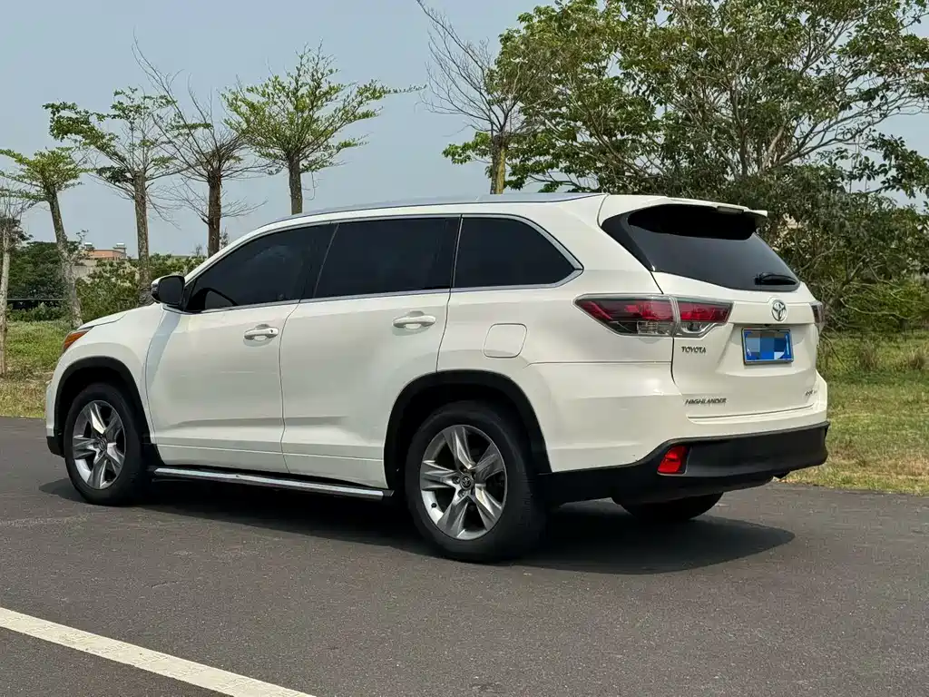 Toyota Highlander 2017 — фото 6