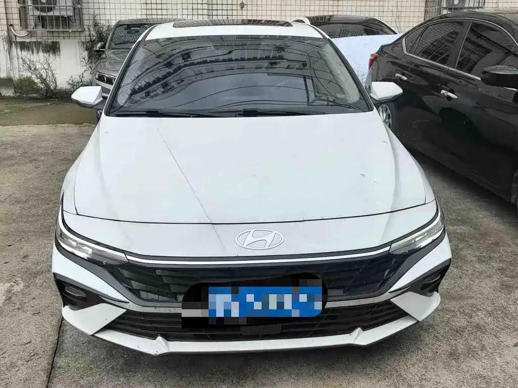 Hyundai Elantra 2023