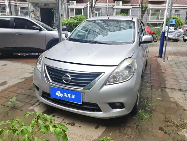 Nissan Sunny 2012