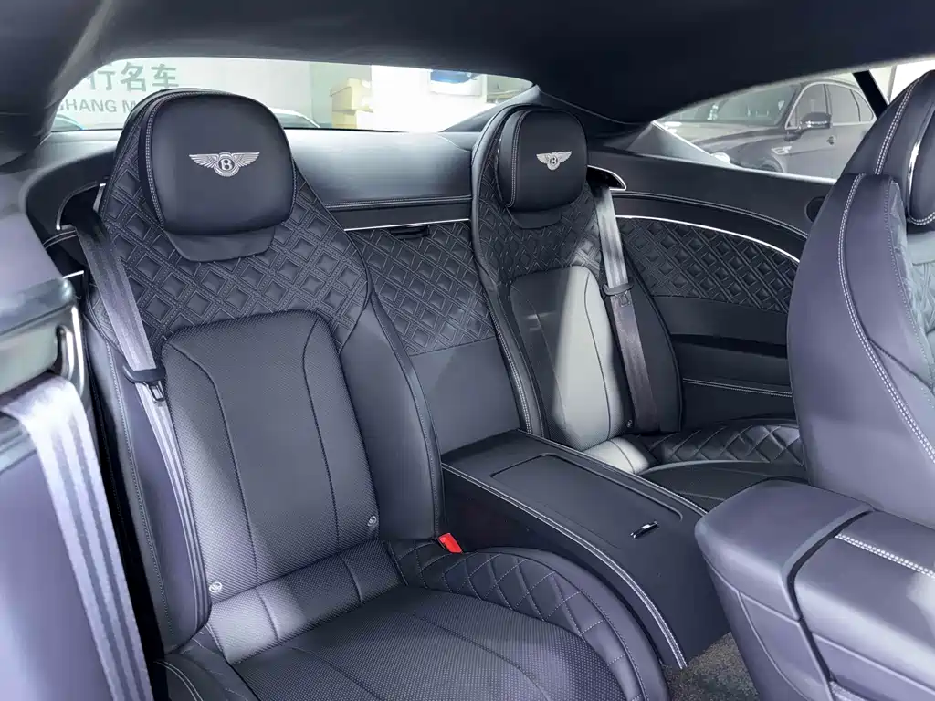 Bentley Continental 2020 — фото 17