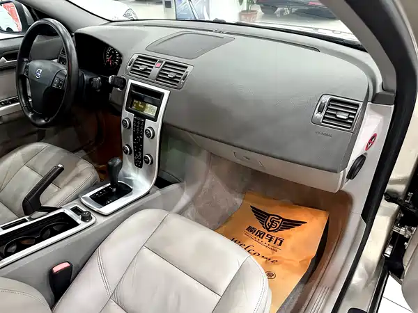 Volvo S40 2012