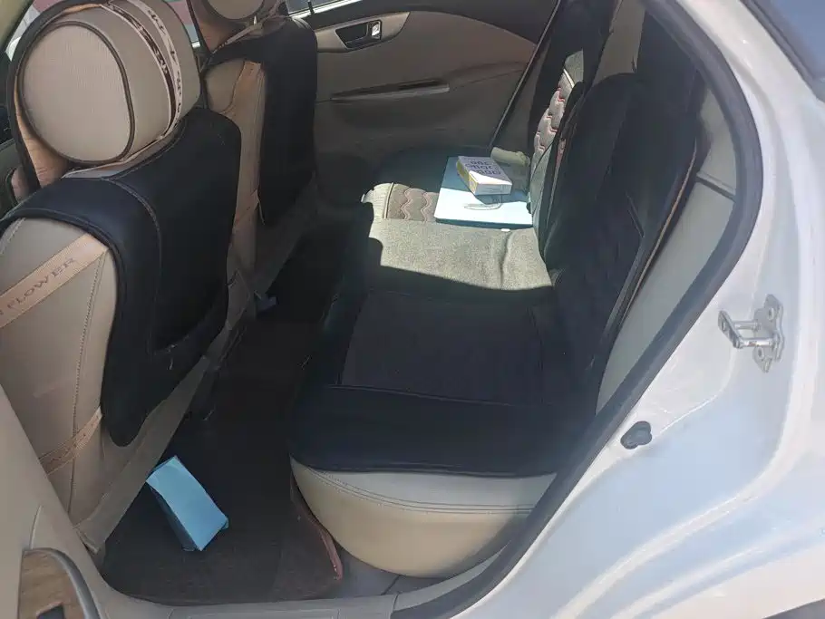 Buick Excelle 2015 — фото 11