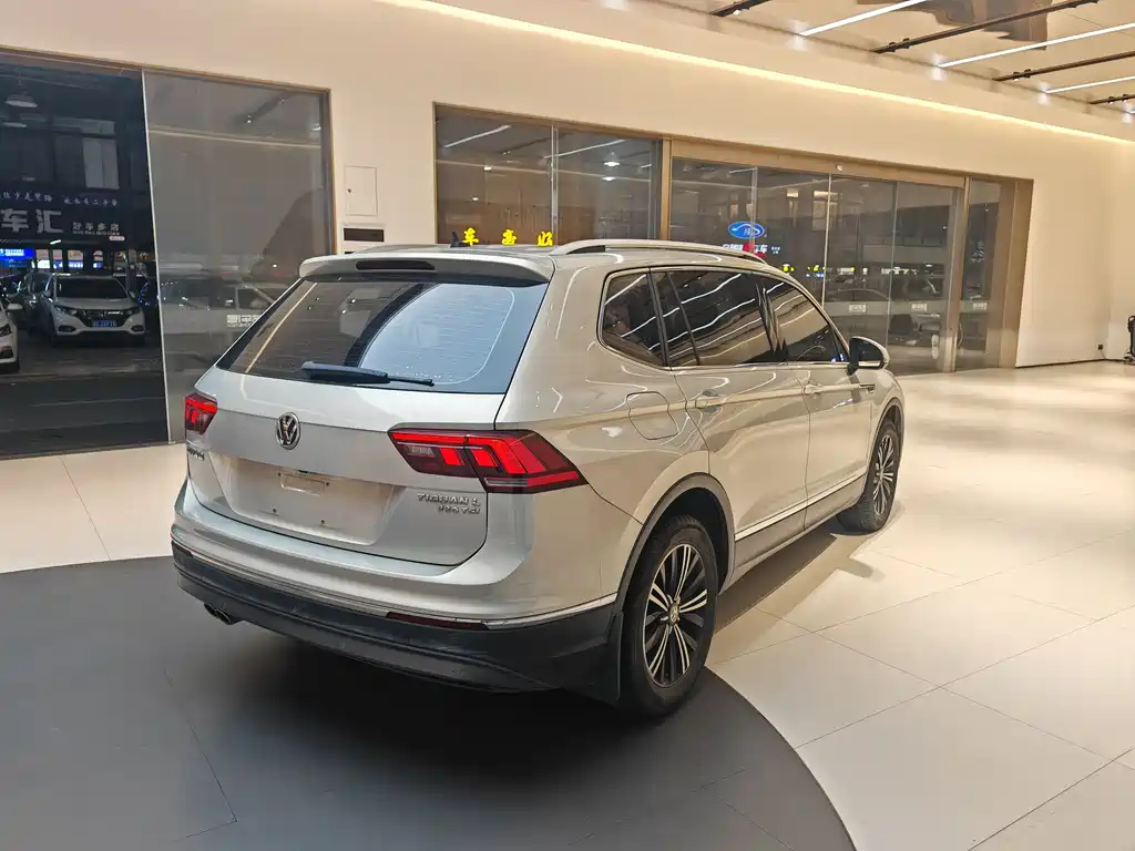 Volkswagen Tiguan L 2020 — фото 14