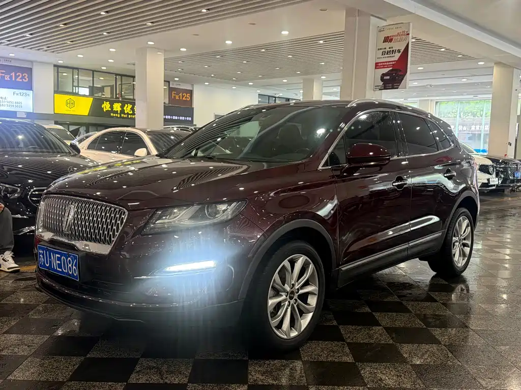 Lincoln MKC 2019 — фото 1