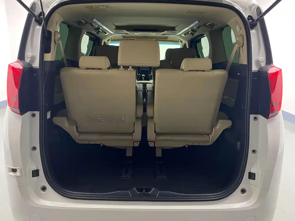 Toyota Alphard 2019 — фото 9
