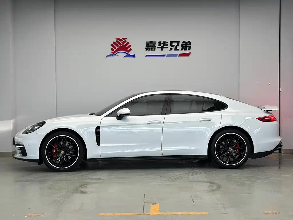 Porsche Panamera 2018 — фото 10