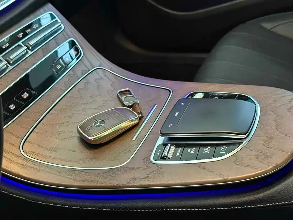 Mercedes-Benz E-Class 2021 — фото 14