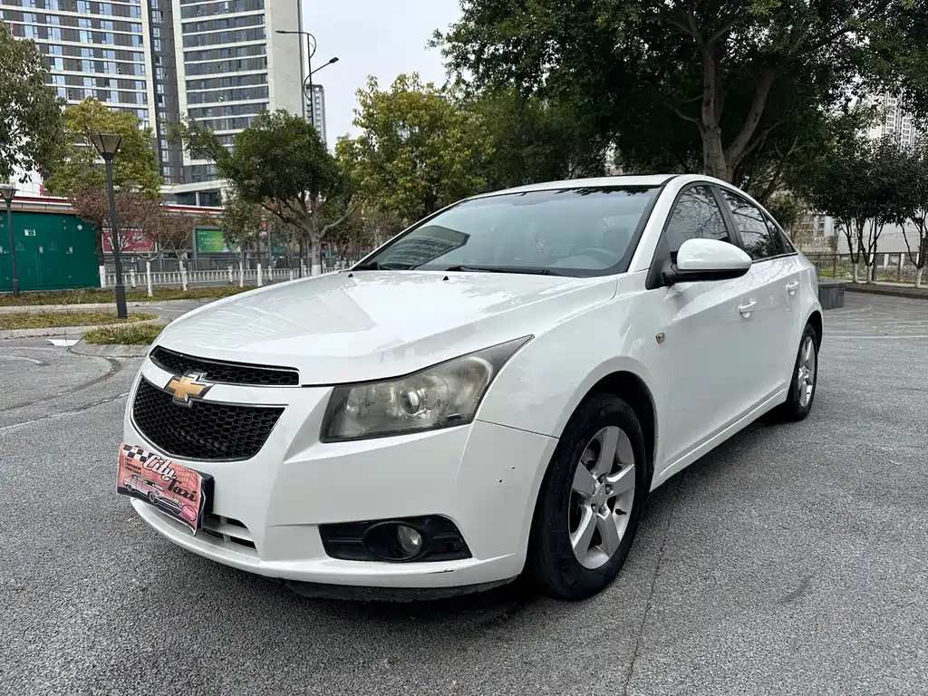 Chevrolet Cruze 2013 — фото 1