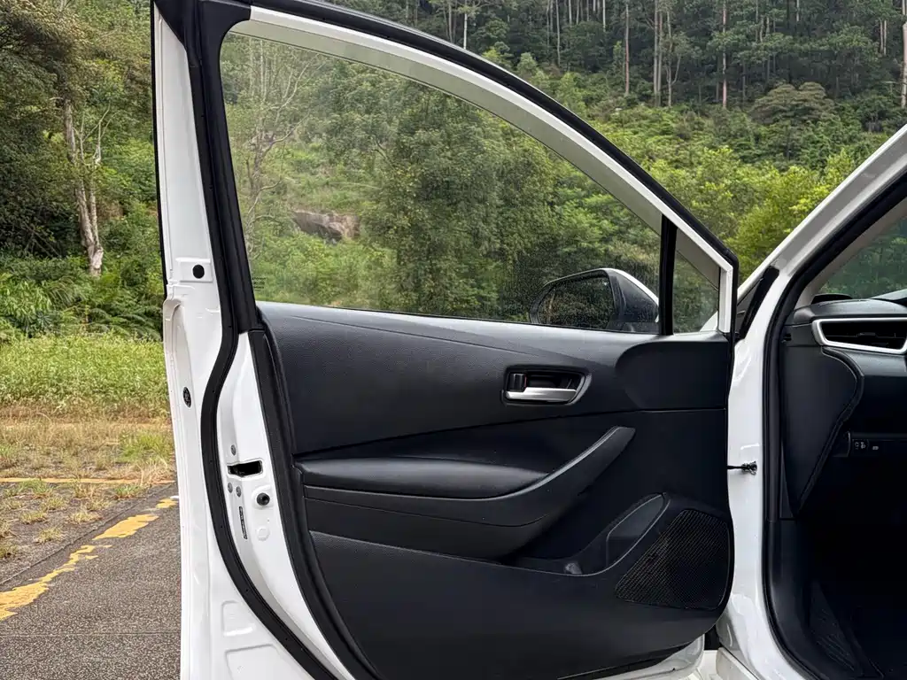 Toyota Corolla 2021 — фото 12