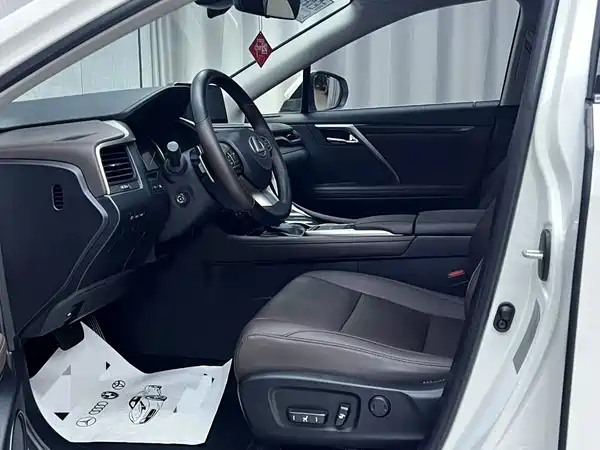 Lexus RX 2022