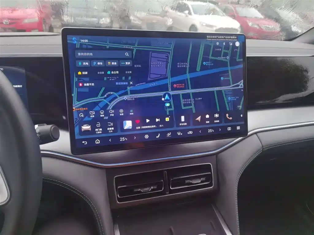 BYD L DM-i 2025 — фото 13