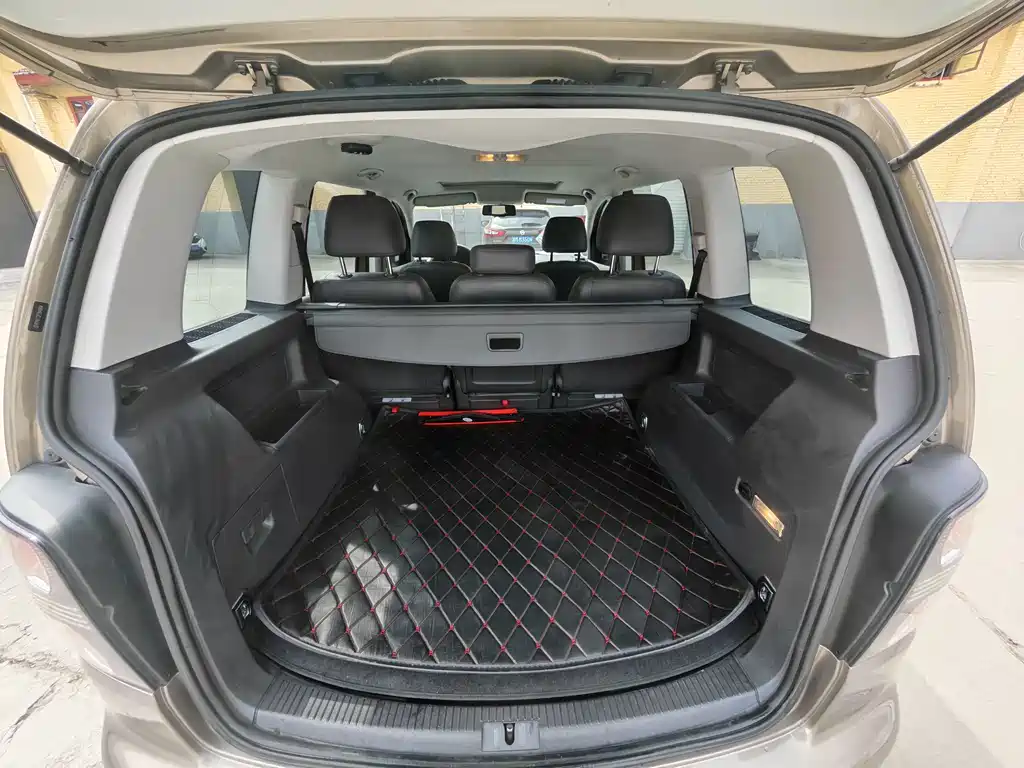 Volkswagen Touran 2016 — фото 12