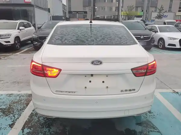 Ford Escort 2017