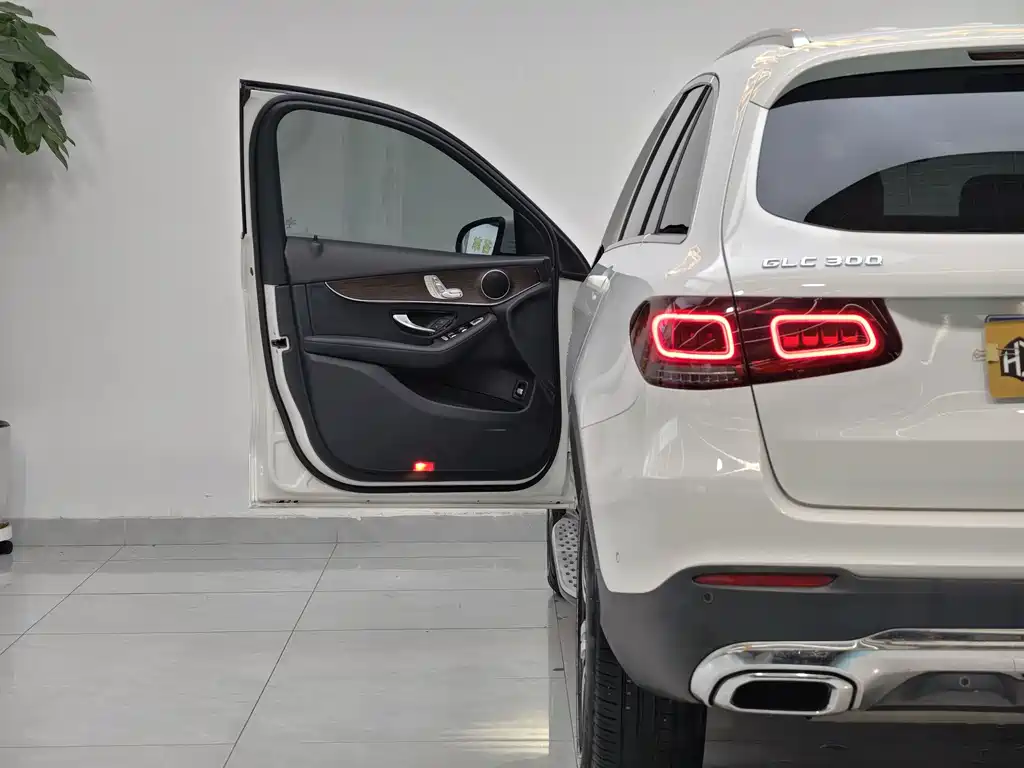 Mercedes-Benz GLC 2020 — фото 11