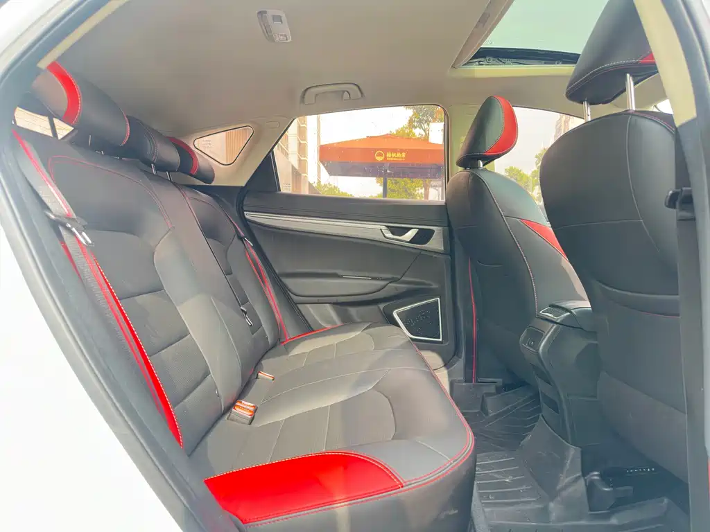 Geely Emgrand GS 2020 — фото 11