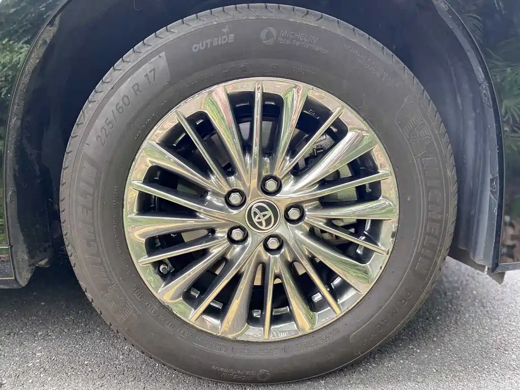 Toyota Alphard 2023 — фото 30