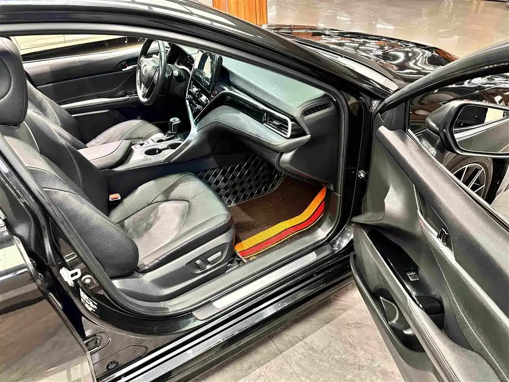 Toyota Camry 2022 — фото 18