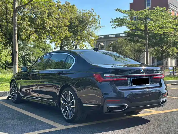 BMW 7 Series 2021