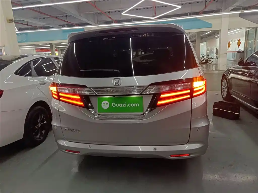 Honda Odyssey 2015 — фото 4