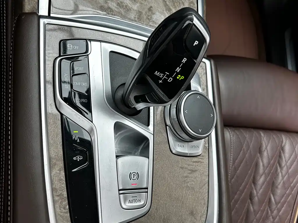 BMW 7 Series 2020 — фото 11