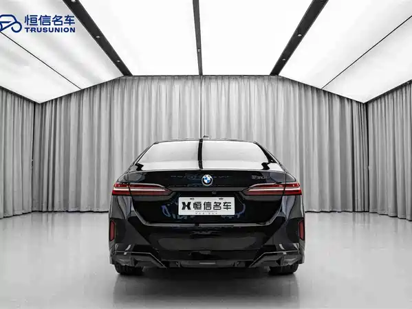 BMW 5 Series 2025