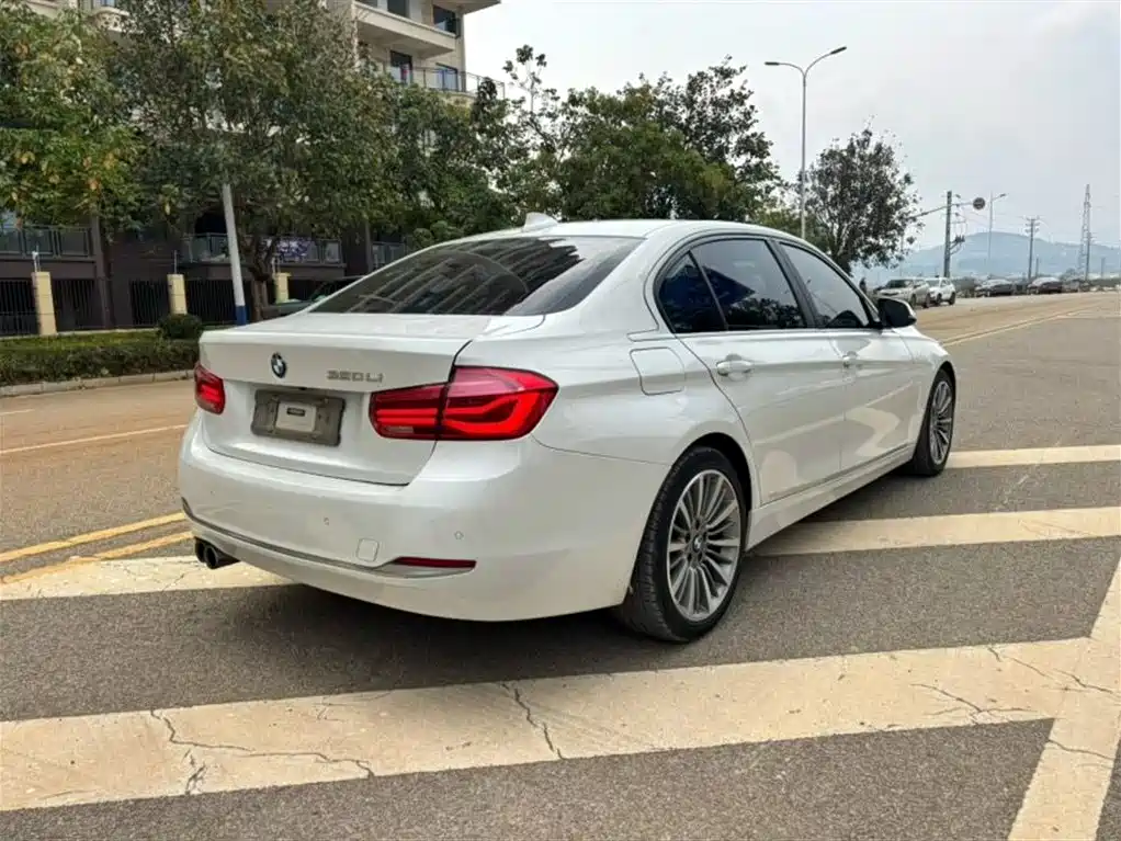 BMW 5 Series 2015 — фото 9