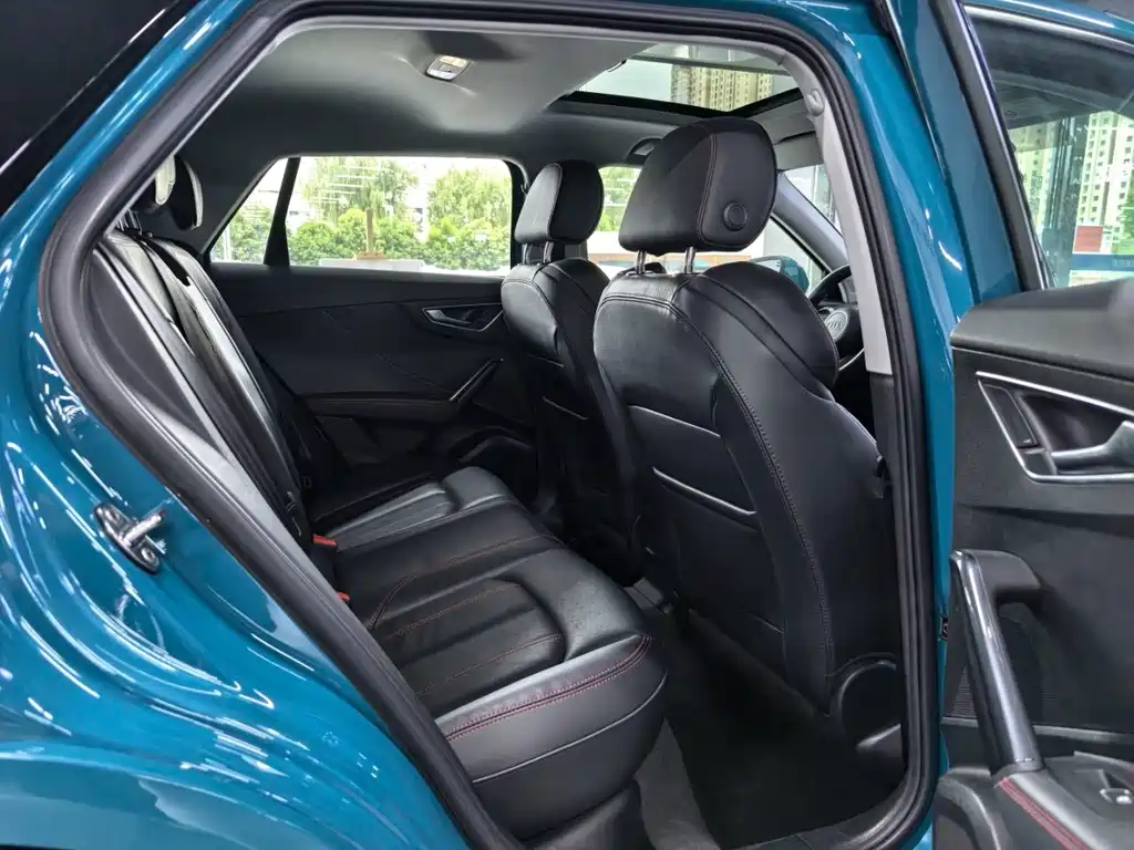 Audi Q2L 2023 — фото 12