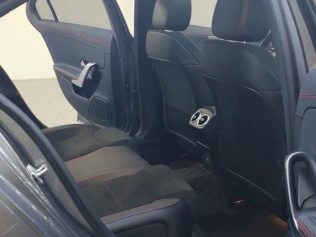 Mercedes-Benz A-Class 2023 — фото 14