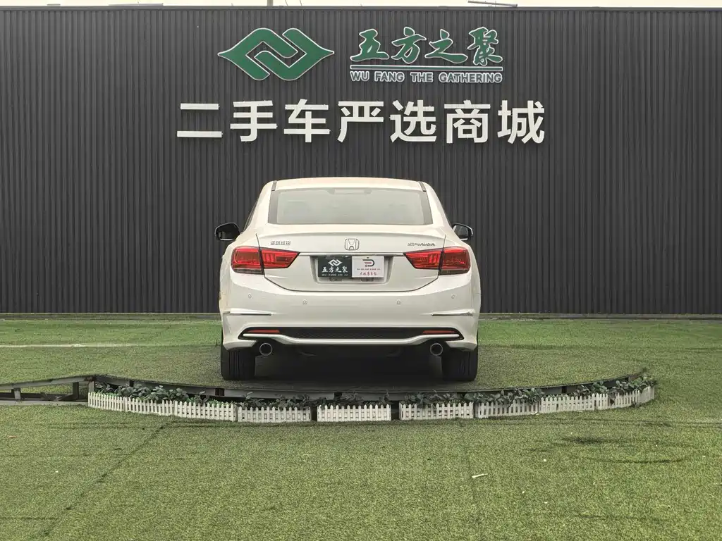 Honda Spirior 2015 — фото 18