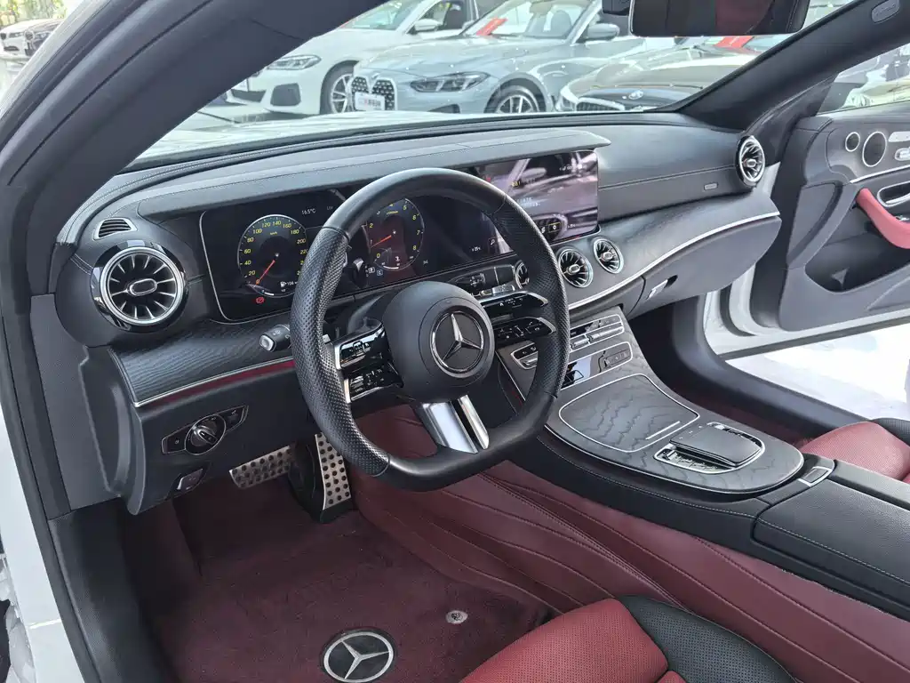 Mercedes-Benz E-Class 2023 — фото 6