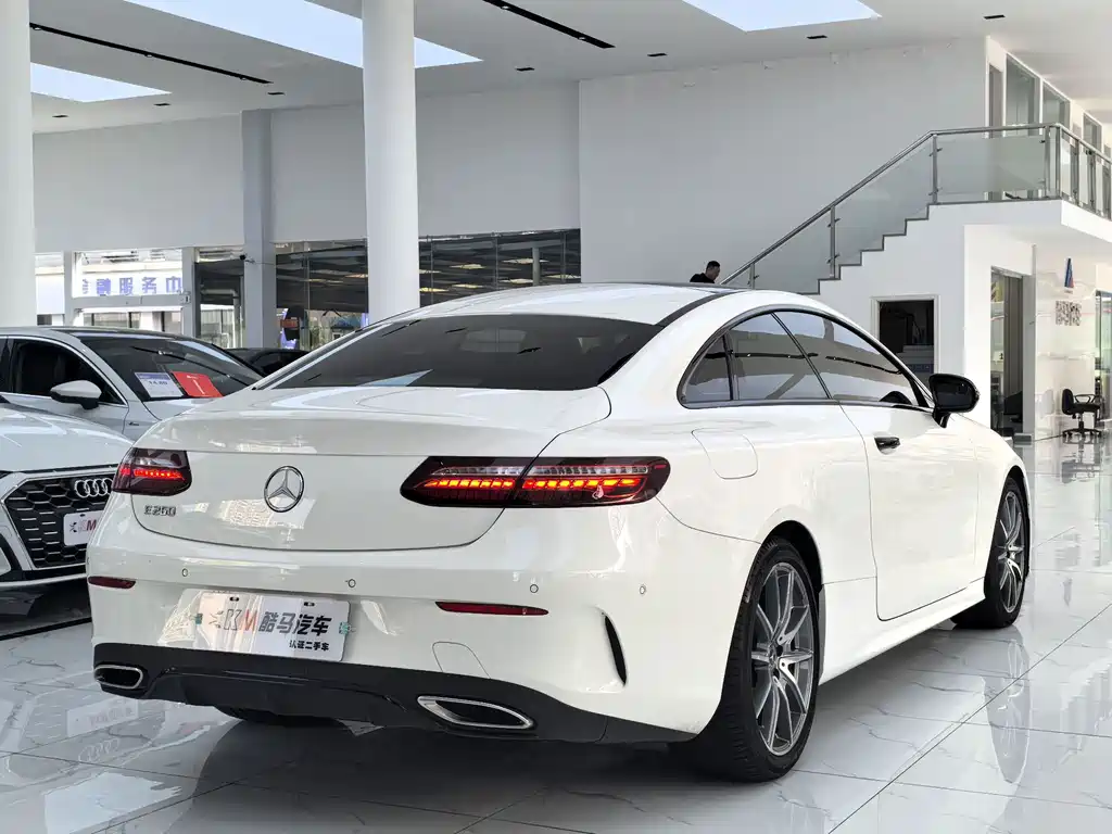 Mercedes-Benz E-Class 2023 — фото 14