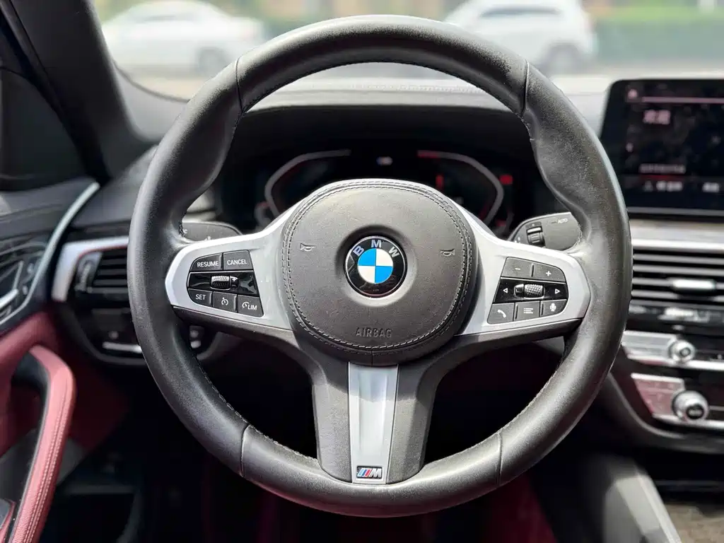 BMW 5 Series 2022 — фото 17