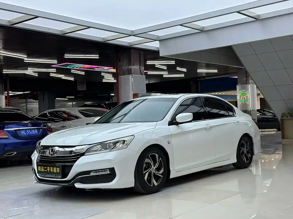 Honda Accord 2017 — фото 2