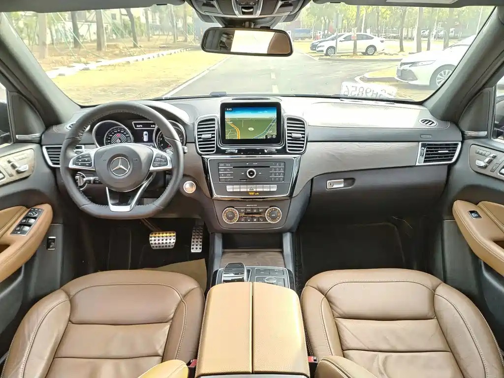 Mercedes-Benz GLE 2017 — фото 20