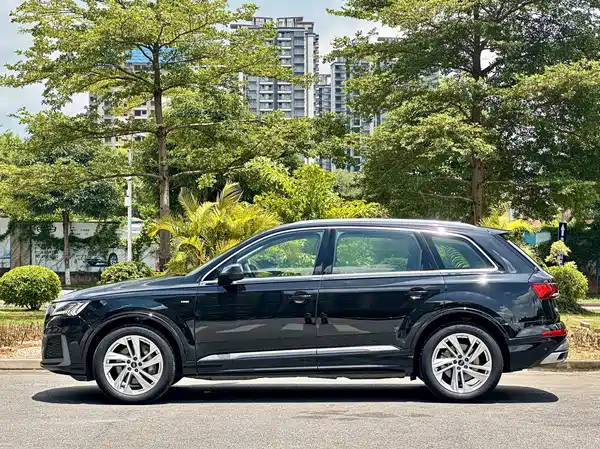 Audi Q7 2023