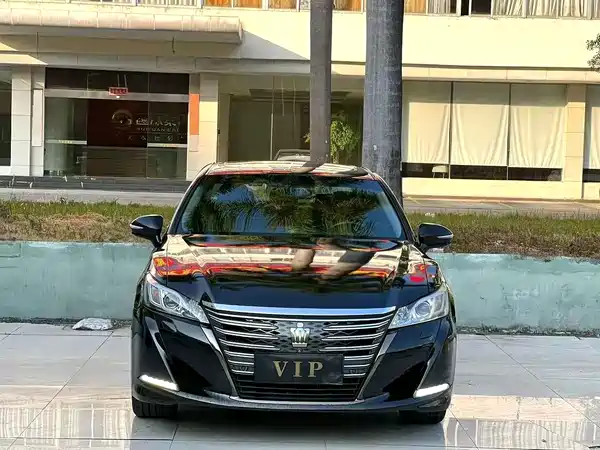 Toyota Crown 2018