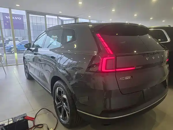 Volvo XC70 Plug-In Hybrid 2026