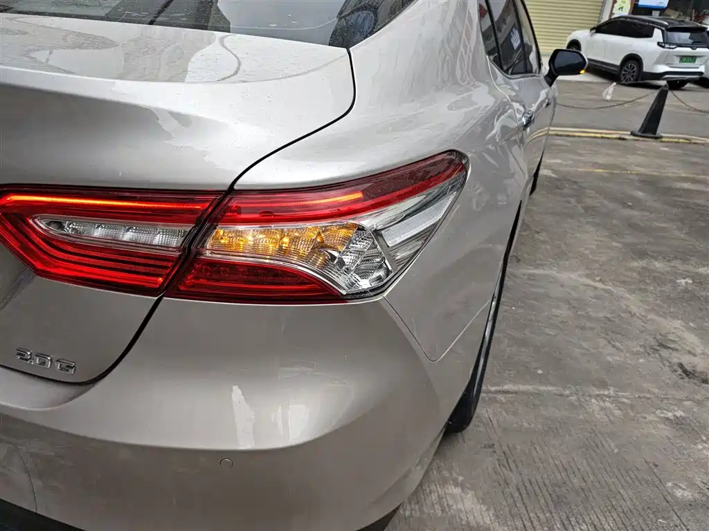 Toyota Camry 2020 — фото 24