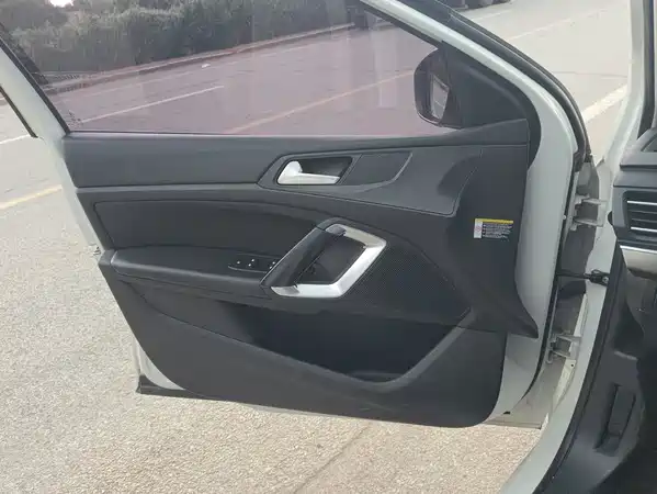 Peugeot 408 2017