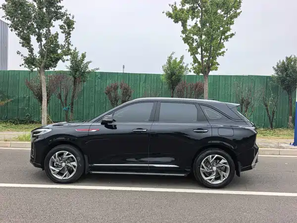 Hongqi HS3 PHEV 2025