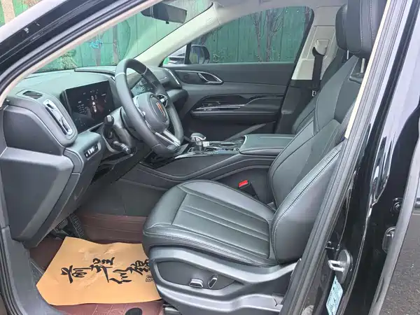 Hongqi HS3 PHEV 2025